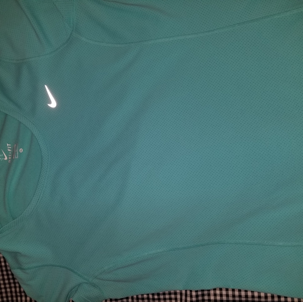 Nike top